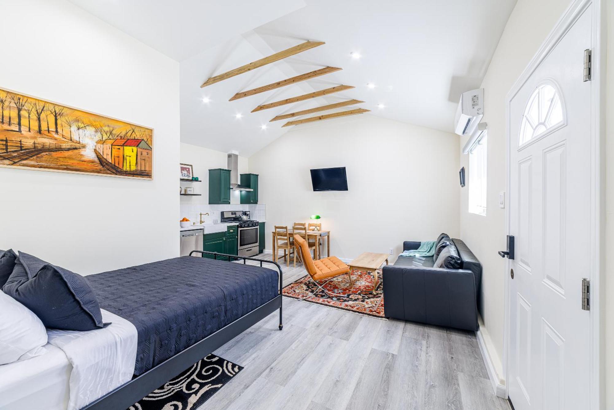 Private Stylish Studio, Near Csun, Fast Wi-Fi Лос-Анджелес Экстерьер фото