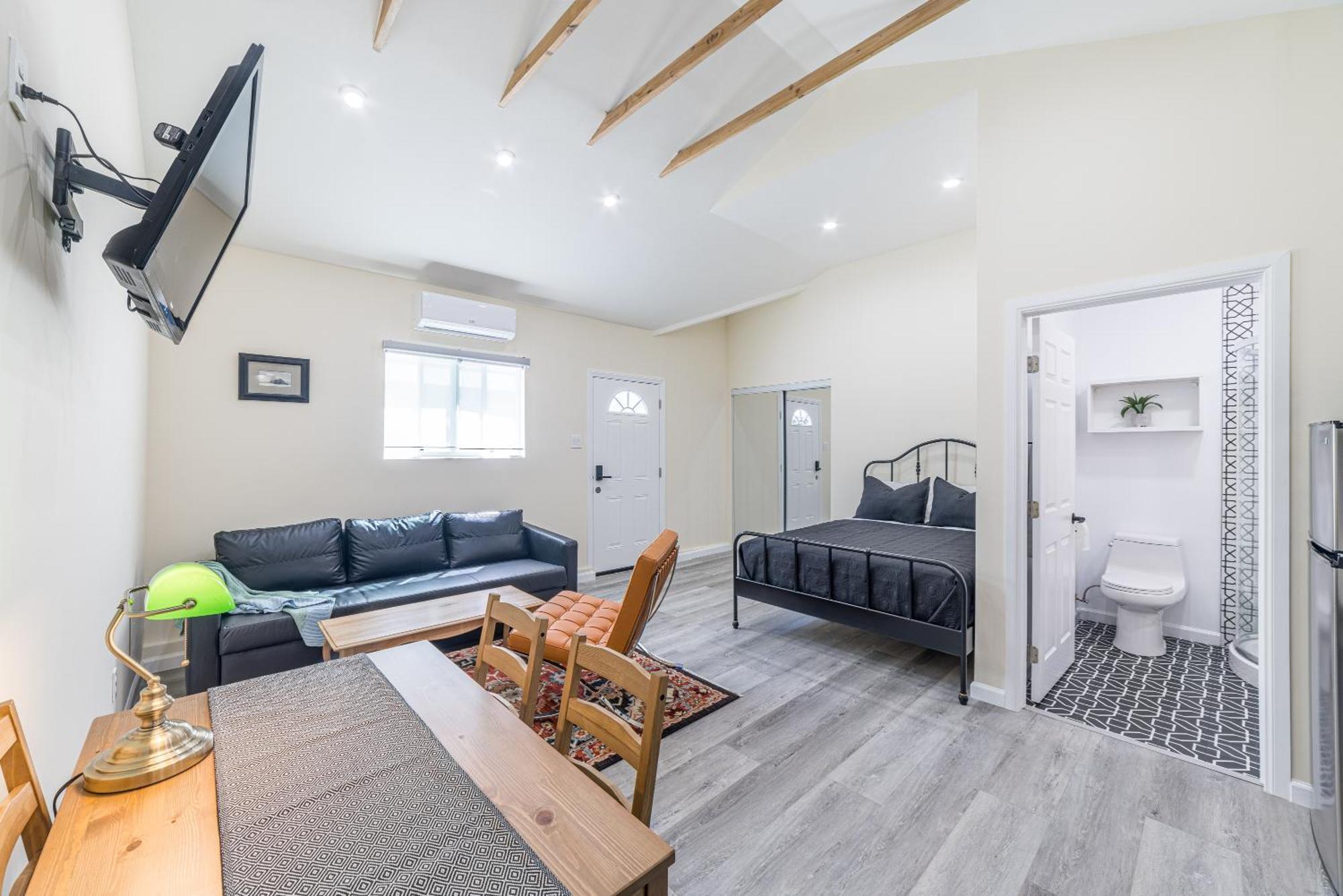 Private Stylish Studio, Near Csun, Fast Wi-Fi Лос-Анджелес Экстерьер фото